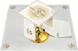 Bielizna kielichowa haftowana - komplet 035