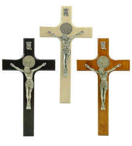 Krzyż drewniany ze świętym Benedyktem 35 cm