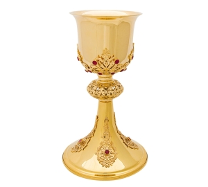 Kielich ze złotymi ornamentami