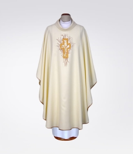 Ornat zdobiony haftem - ecru