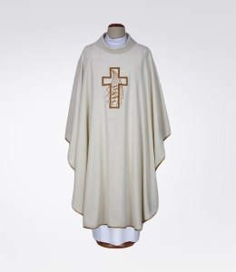 Ornat zdobiony haftem - ecru