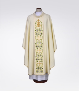 Ornat zdobiony haftem - ecru