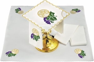 Bielizna kielichowa haftowana komplet 017