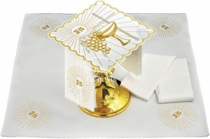 Komplet haftowanej bielizny kielichowej 091