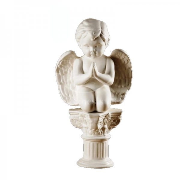 figura-siedzacego-aniolka-na-kolumnie.jpg