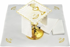 Komplet haftowanej bielizny kielichowej 089